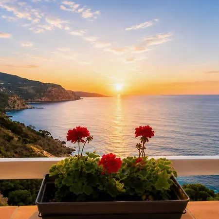 Mediterranean Getaway - Private & Sea Views * Tossa de Mar